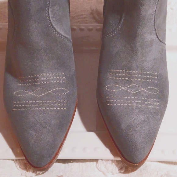 Lucky Brand 🍀Genuine Suede Western Stylee Boot 10  Gray/Blue - Picture 2 of 9